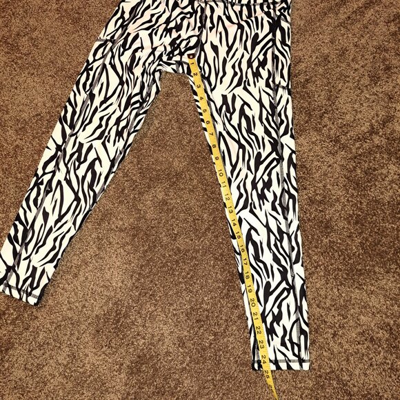 Zyia Active Safari Zebra Striped Pocket Brilliant Hi-Rise 7/8 24" Size 8-10 - Picture 9 of 16